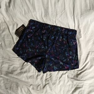 Avia sports wear shorts / L